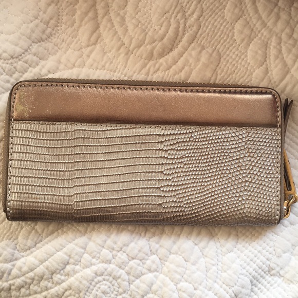 NEW Tahari Metallic Taupe Gray Wallet - Picture 2 of 8